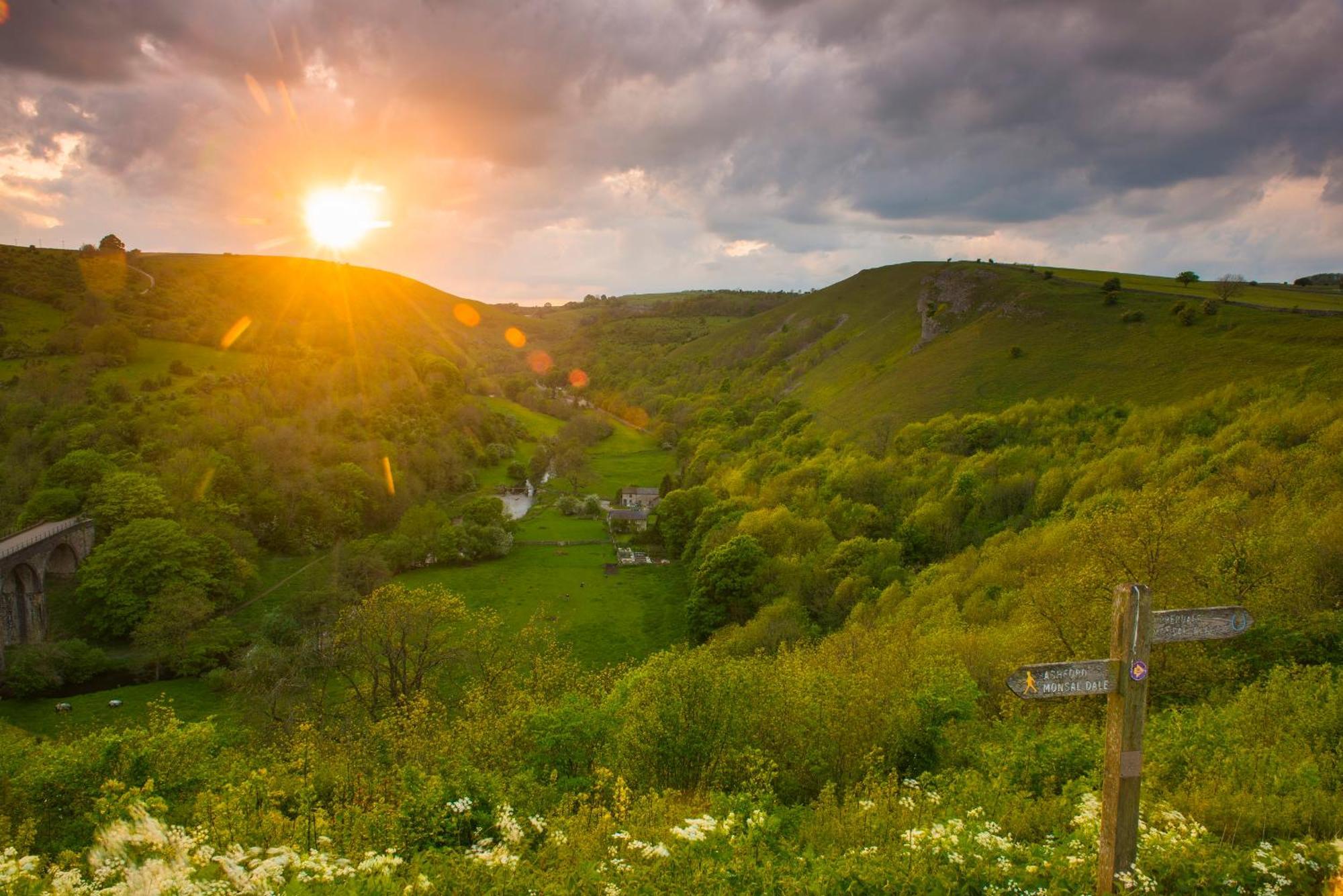 Brackendale Cottage Upperdale Peak District Cressbrook Esterno foto